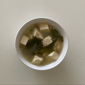 豆腐とえのきとわかめと小ねぎの味噌汁